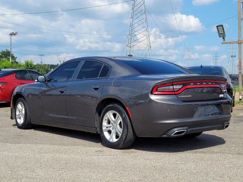 Used 2020 Dodge Charger SXT w/ Leather Interior Group RWD image 6