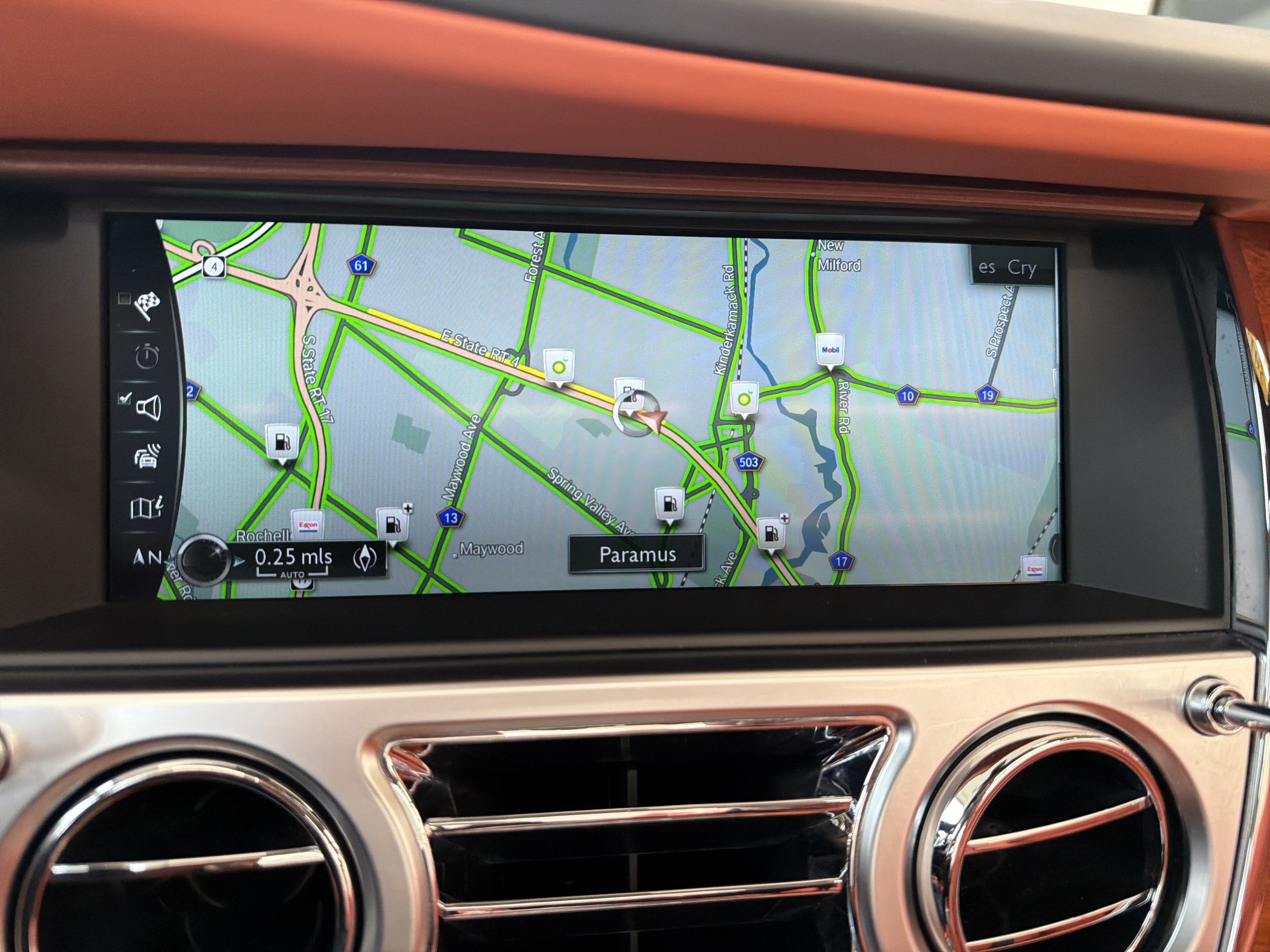 Certified 2018 Rolls-Royce Dawn RWD image 23