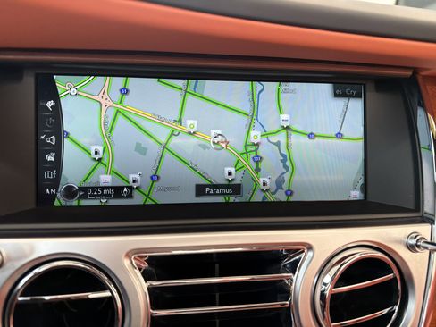 Certified 2018 Rolls-Royce Dawn RWD image 23