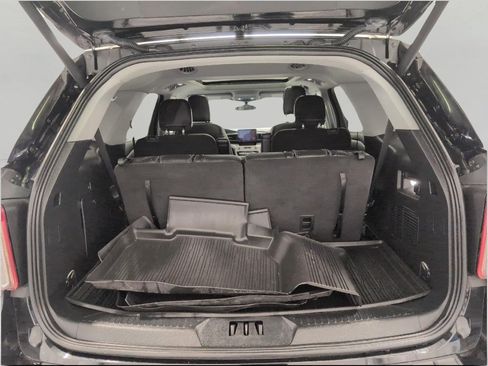 Used 2024 Ford Explorer XLT w/ Equipment Group 202A AWD/4WD image 16