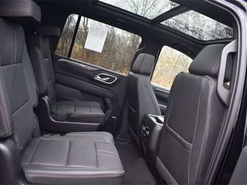 Certified 2022 Chevrolet Suburban RST w/ Sport Performance Package image 17