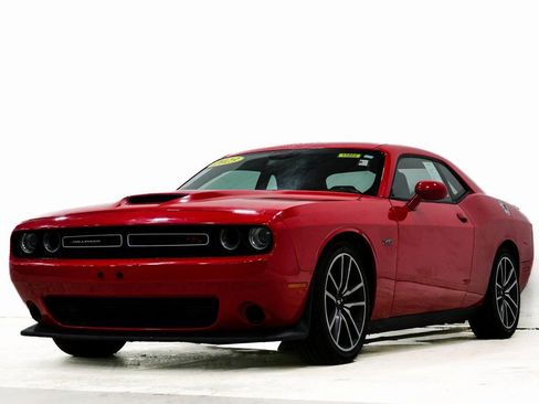 Used 2023 Dodge Challenger R/T image 3