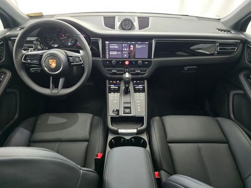 New 2026 Porsche Macan image 18
