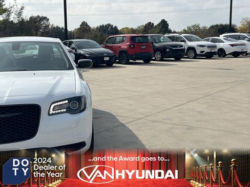 Used 2023 Chrysler 300 Touring w/ Sport Appearance Package image 3