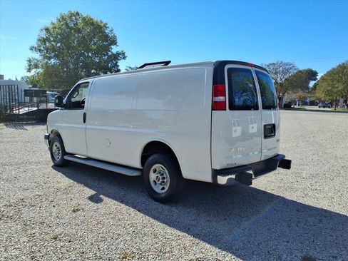 Used 2023 GMC Savana 2500 w/ Driver Convenience Package image 5