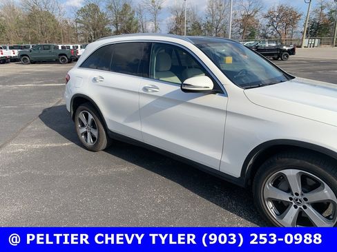 Used 2022 Mercedes-Benz GLC 300 4MATIC image 10