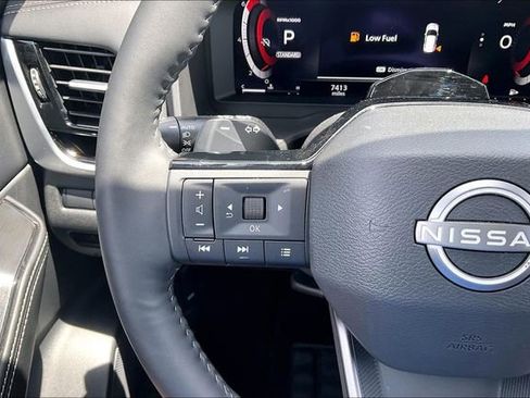 Certified 2025 Nissan Rogue SL w/ Tech Package FWD image 16
