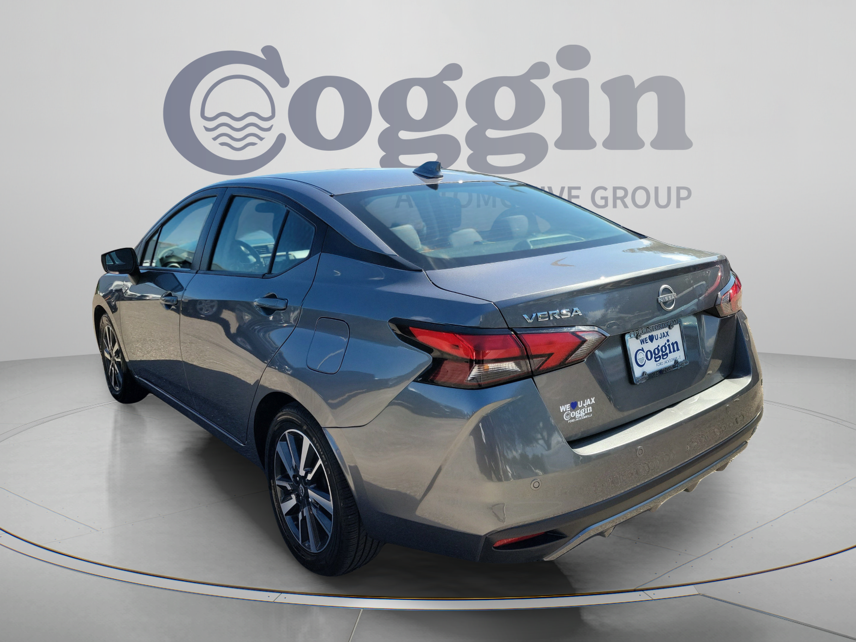 Used 2025 Nissan Versa SV FWD image 2