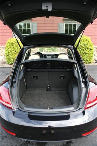 Used 2019 Volkswagen Beetle 2.0T SE w/ SE Premium Package FWD image 13