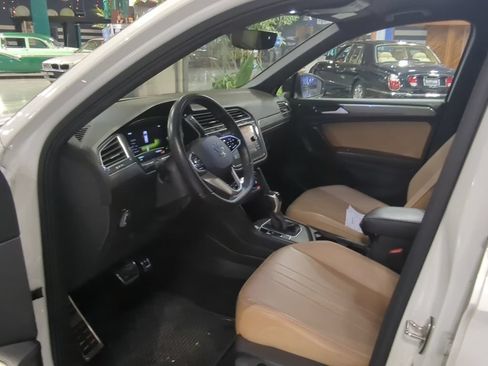 Used 2022 Volkswagen Tiguan SE R-Line FWD image 14