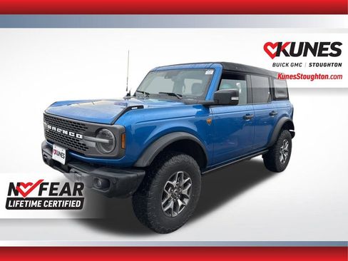 Used 2023 Ford Bronco Badlands image 6