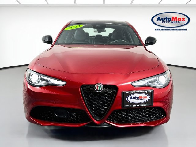 Used 2023 Alfa Romeo Giulia Veloce AWD/4WD image 7