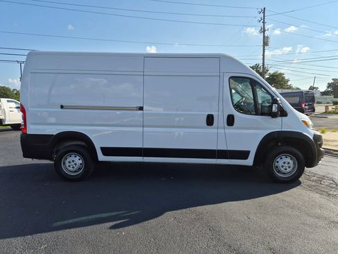Used 2023 RAM ProMaster 2500 FWD image 4