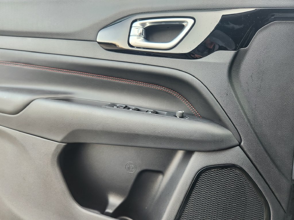 New 2026 Jeep Compass Trailhawk AWD/4WD image 17
