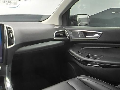 Used 2021 Ford Edge Titanium FWD image 15