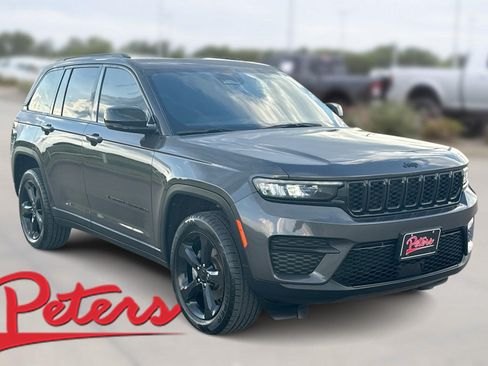 Used 2024 Jeep Grand Cherokee Altitude AWD/4WD image 1