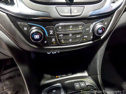 Used 2023 Chevrolet Equinox Premier image 29