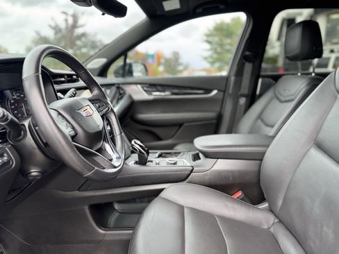 Used 2024 Cadillac XT6 Premium Luxury w/ Technology Package image 16
