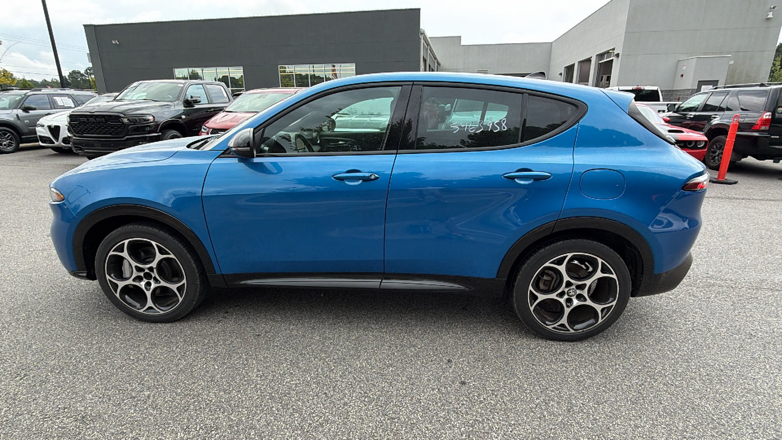 Used 2025 Alfa Romeo Tonale w/ Premium Package AWD/4WD image 11