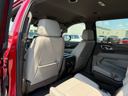 Used 2023 Chevrolet Suburban LT RWD image 10
