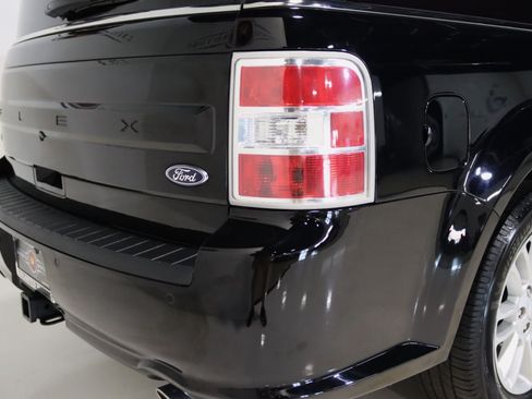 Used 2018 Ford Flex SEL w/ Equipment Group 202A FWD image 11