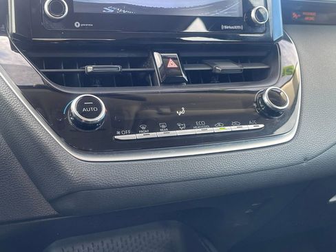 Used 2022 Toyota Corolla LE image 23