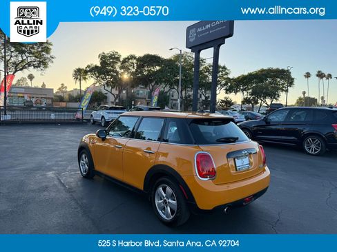 Used 2016 MINI Cooper 4-Door Hardtop FWD image 6