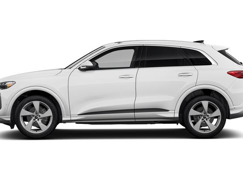 Certified 2025 Audi Q5 Premium w/ Premium Plus AWD/4WD image 8
