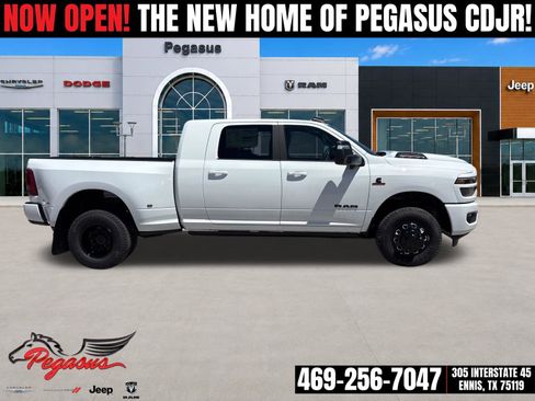 New 2026 RAM 3500 Laramie AWD/4WD image 6