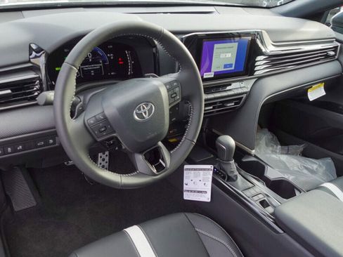 New 2026 Toyota Camry SE image 9