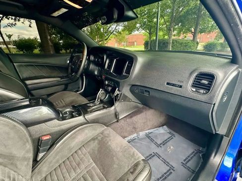 Used 2018 Dodge Charger R/T RWD image 10