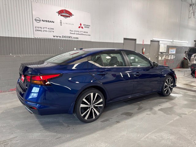 Used 2022 Nissan Altima 2.5 SR AWD/4WD image 3