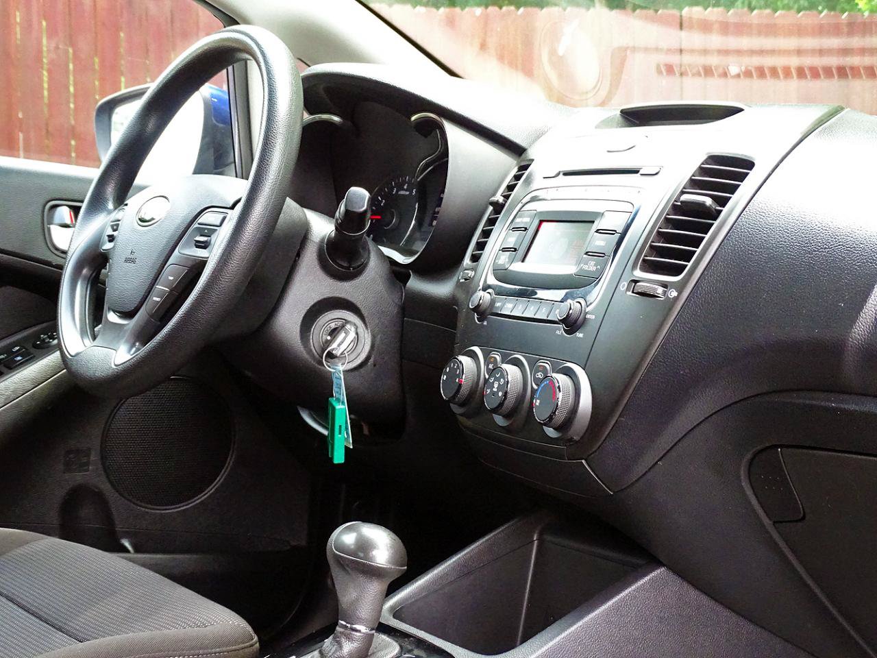 Used 2017 Kia Forte LX FWD image 29