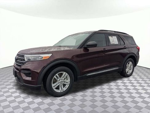 Used 2022 Ford Explorer XLT image 7