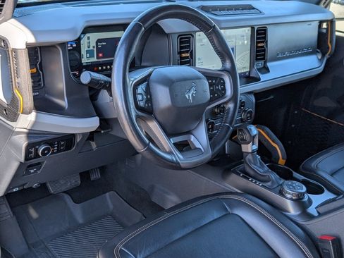 Used 2023 Ford Bronco Badlands image 14