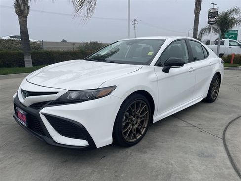 Used 2023 Toyota Camry SE image 4