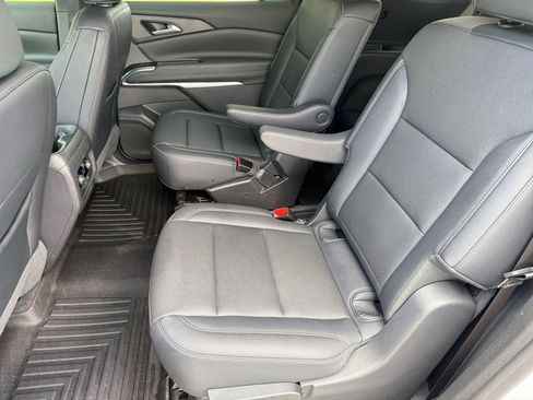 Certified 2024 Chevrolet Traverse LT FWD image 14