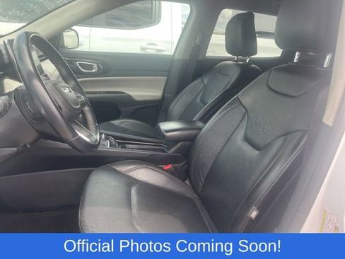 Used 2022 Jeep Compass Limited AWD/4WD image 3