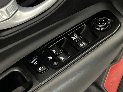 Used 2023 Jeep Renegade Trailhawk image 13