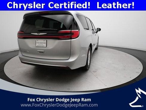 Certified 2024 Chrysler Pacifica Touring-L image 35