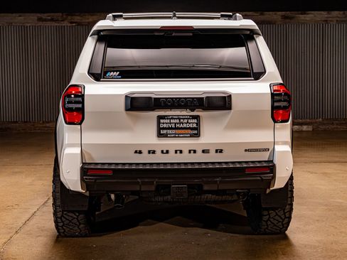 Used 2025 Toyota 4Runner TRD Off-Road image 8