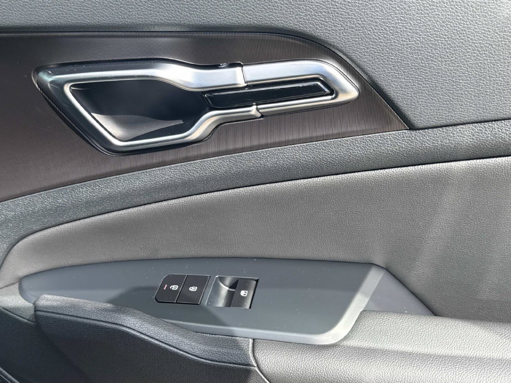 New 2026 Kia Sportage SX FWD image 16