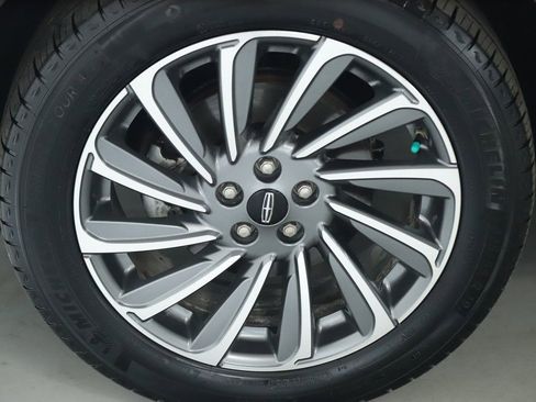 Certified 2023 Lincoln Corsair Reserve image 37