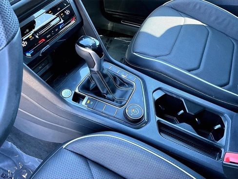 Certified 2022 Volkswagen Tiguan SEL R-Line image 23