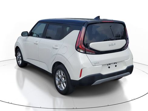 Used 2024 Kia Soul S FWD image 3