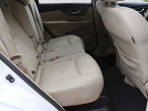 Used 2017 Nissan Rogue S AWD/4WD image 25