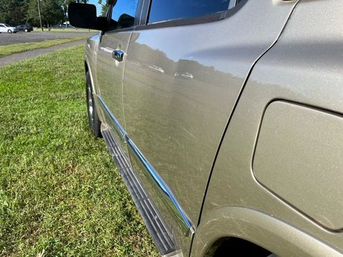 Used 2004 INFINITI QX56 4WD w/ Smart Vision Pkg image 18