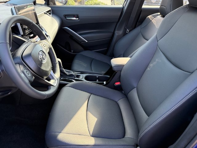 Used 2025 Toyota Corolla Cross XLE FWD image 13
