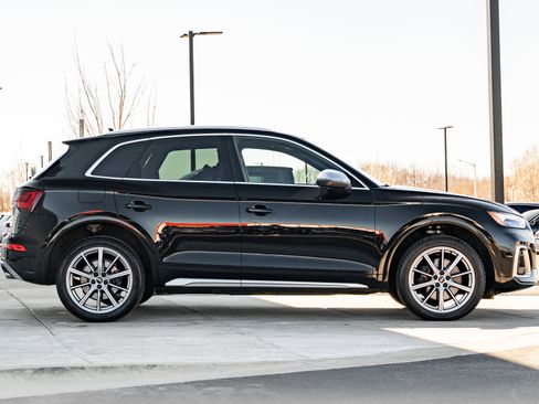 Certified 2023 Audi SQ5 Premium Plus w/ Premium Plus Package AWD/4WD image 3