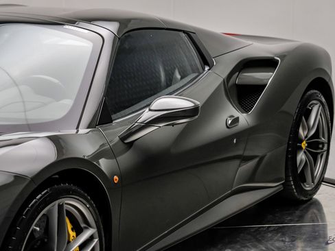 Used 2018 Ferrari 488 Spider RWD image 37